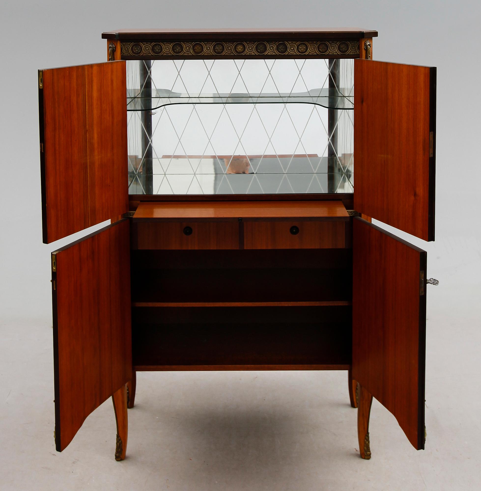 BARSKÅP, gustaviansk stil, 1900-talets andra hälft.