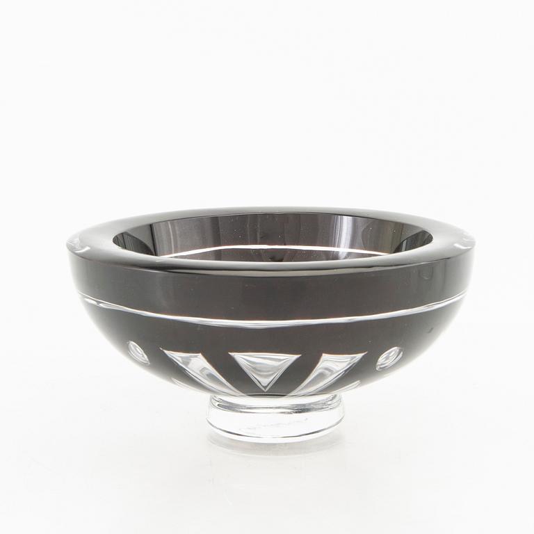 Lars Hellsten, a signed glass bowl Orrefors Gallery 88.