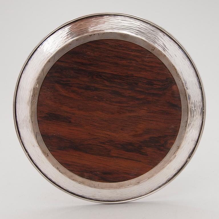 TAPIO WIRKKALA, fat, sterling silver och ädelträ, stämplat TW, Hopeakeskus, Tavastehus, 1973.