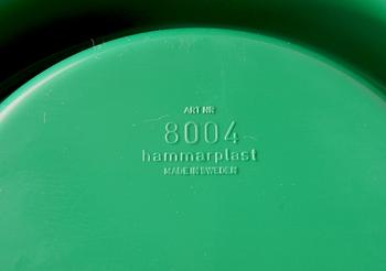 BADRUMSSKÅP, HYLLA, och TVÅLKOPP samt PAPPERSHÅLLARE, Hammarplast, Quadrat. 1970-tal.