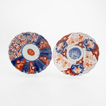 A set of 12 japanese Imari plates 20th century porcelain.