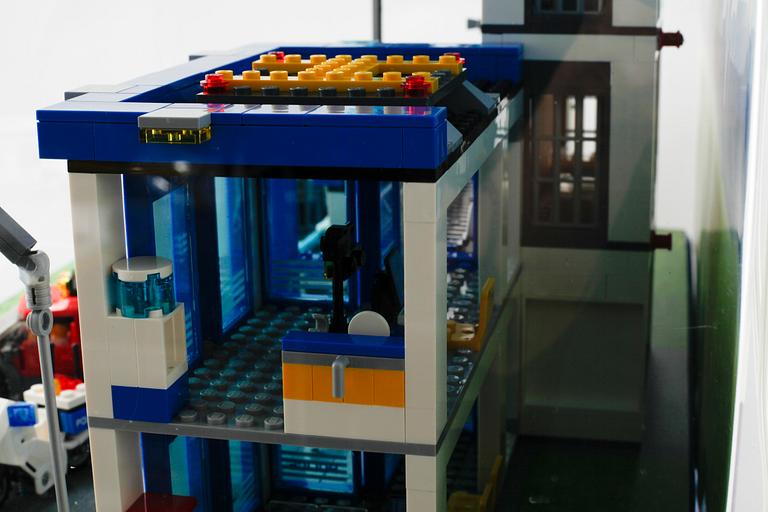 A 2014 Lego showcase of the Lego City #60043 and #60047.