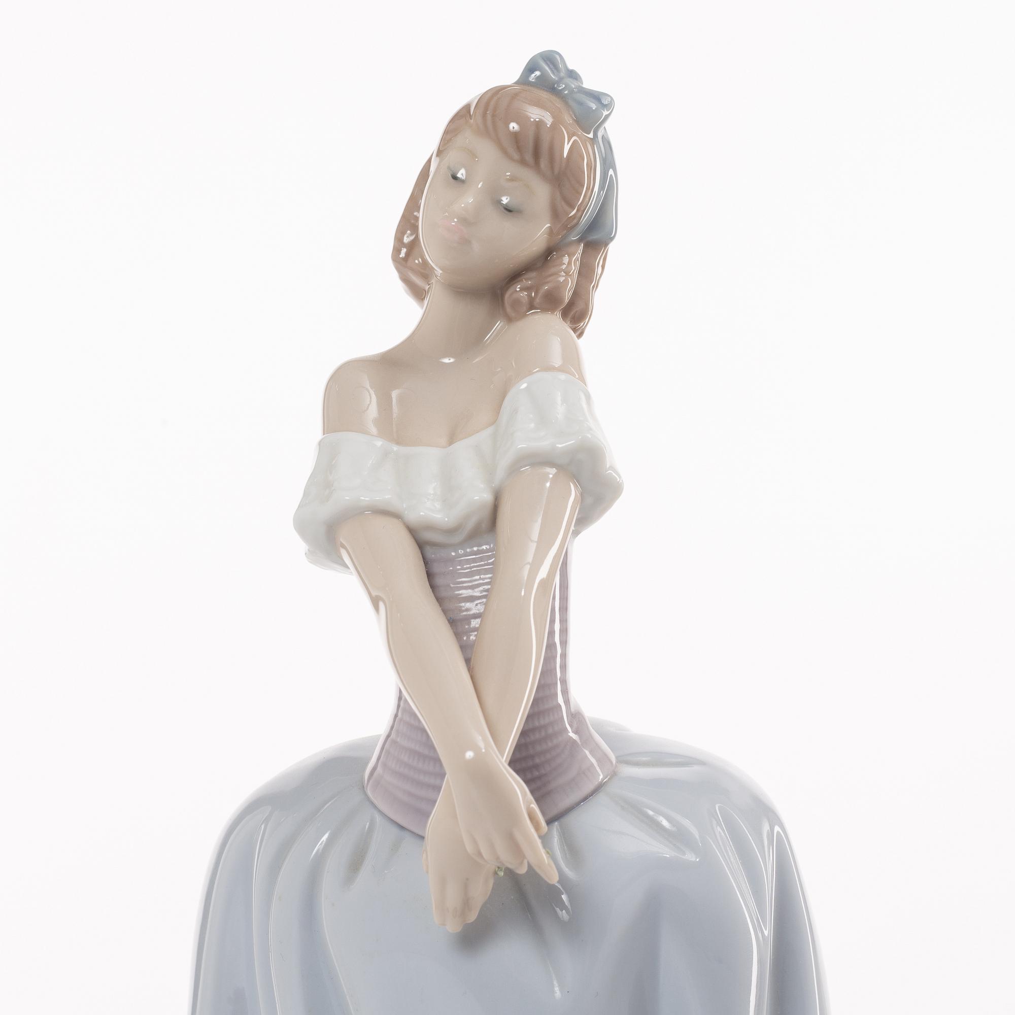 LLadró, figurin, "Lady in Love", Spanien.