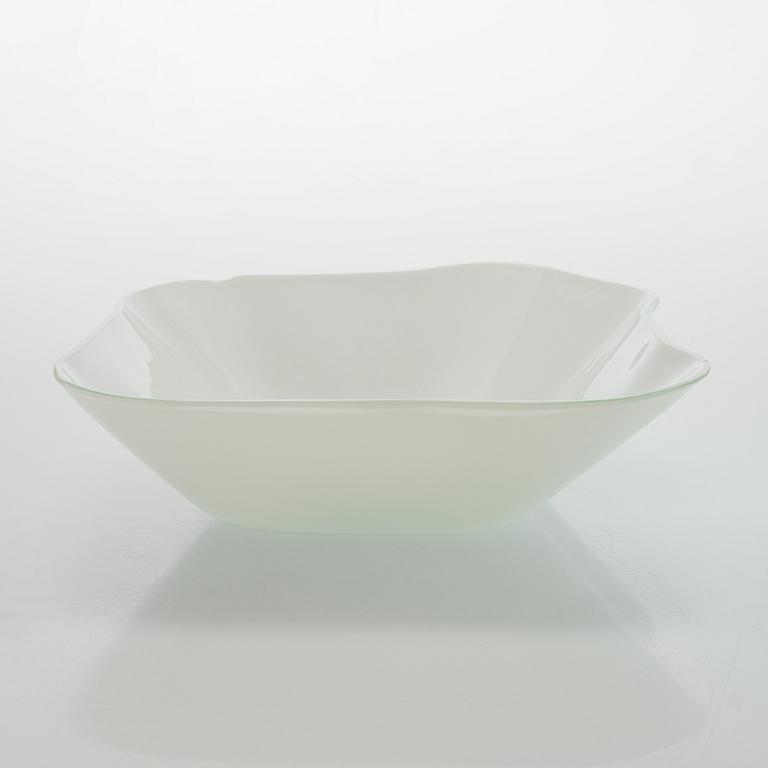 Alvar Aalto, 1 osa lasiveistoksesta, ”Aallon-kukka” 9767C, signeerattu Alvar Aalto Karhula.