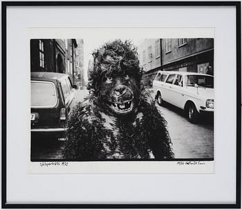 Carl Johan De Geer,  "Självporträtt 1972" (Apan Saba från Tårtan".