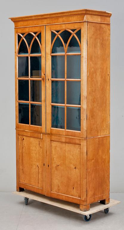 BOKSKÅP, nygotik, 1800-talets andra hälft.