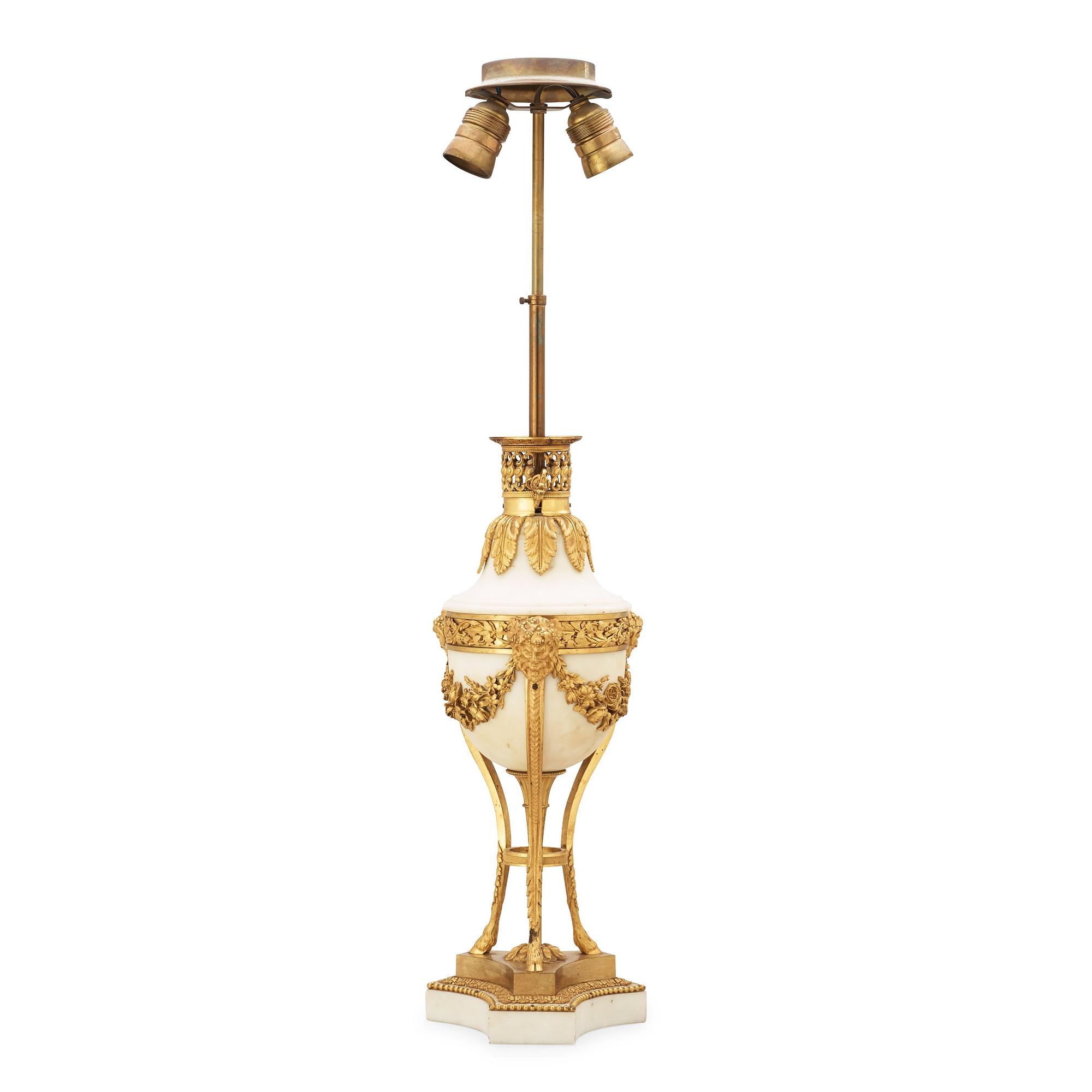 BORDSLAMPA. Frankrike, 1800-talets andra hälft. Louis XVI-stil.