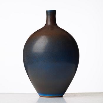 Berndt Friberg, a stoneware vase, Gustavsberg studio, Sweden 1967.