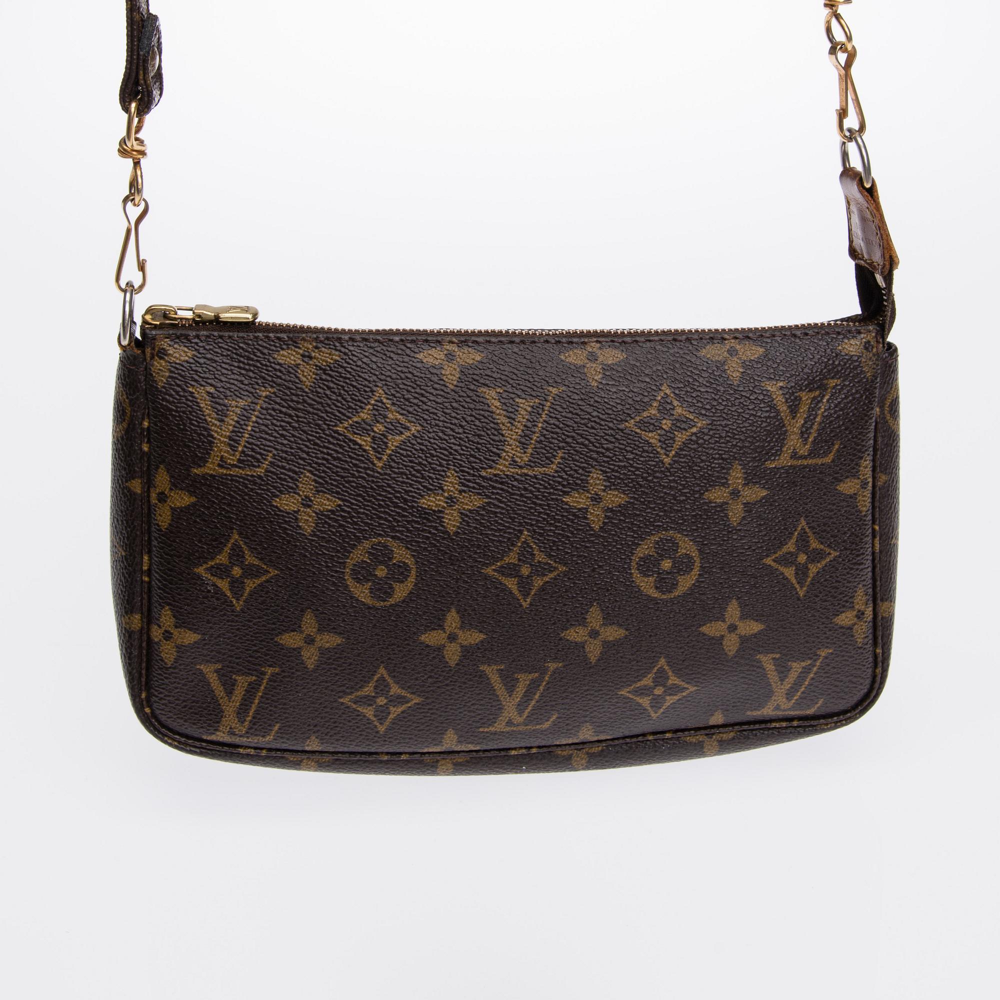 VÄSKA, "Pochette Accessoires", Louis Vuitton.