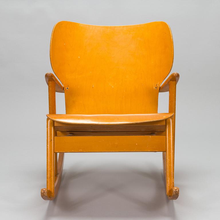 Ilmari Tapiovaara, a 1940s 'Domus' rocking chair for Keravan Puuteollisuus.
