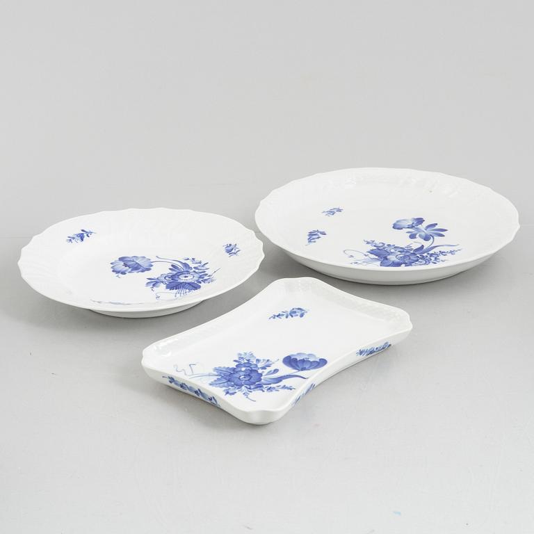 Royal Copenhagen, mat- och kaffeservis, porslin, 108 delar, "Blå blomst", Danmark.