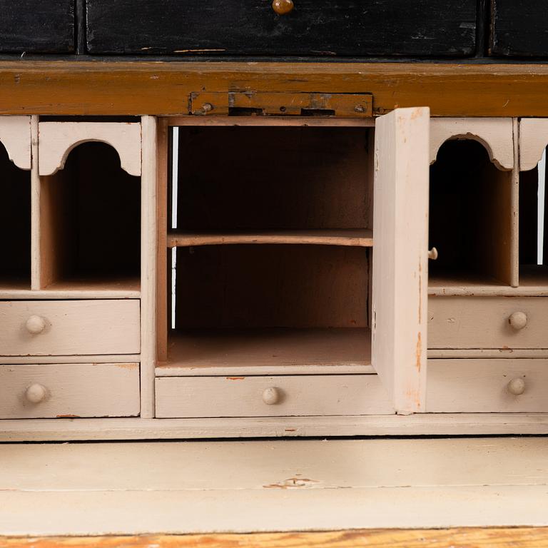 A writing cabinet, Norway, 18th/19th Century.