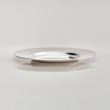 Lennart Larsson Guld AB, a Swedish silver butter box with lid and tray, Jönköping 1974.