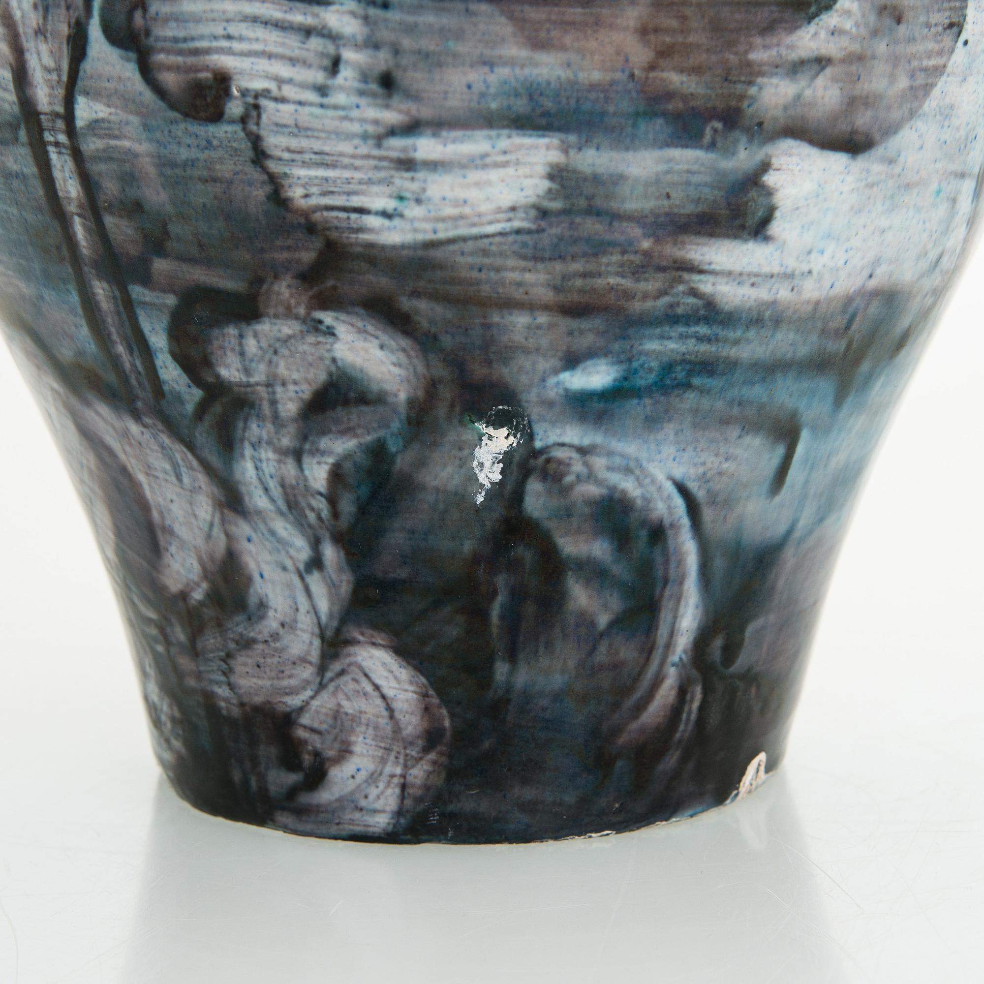 Emil Rekola, a 1920s ceramic vase, Kupittaan Savi.
