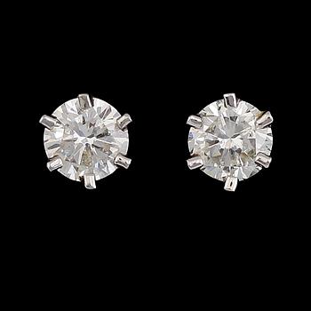 ÖRHÄNGEN, 1 par, 14K vitguld, briljantslipade diamanter tot ca 0.42 ct.