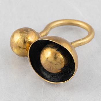 Ingela Sjösten, ring och ett par örhängen. Firma Svenskt Tenn.