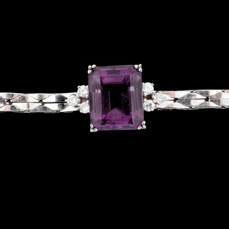 ARMBAND, 18k vitguld med trappslipad ametist o 6 små diamanter. Tot.vikt 15,5g.