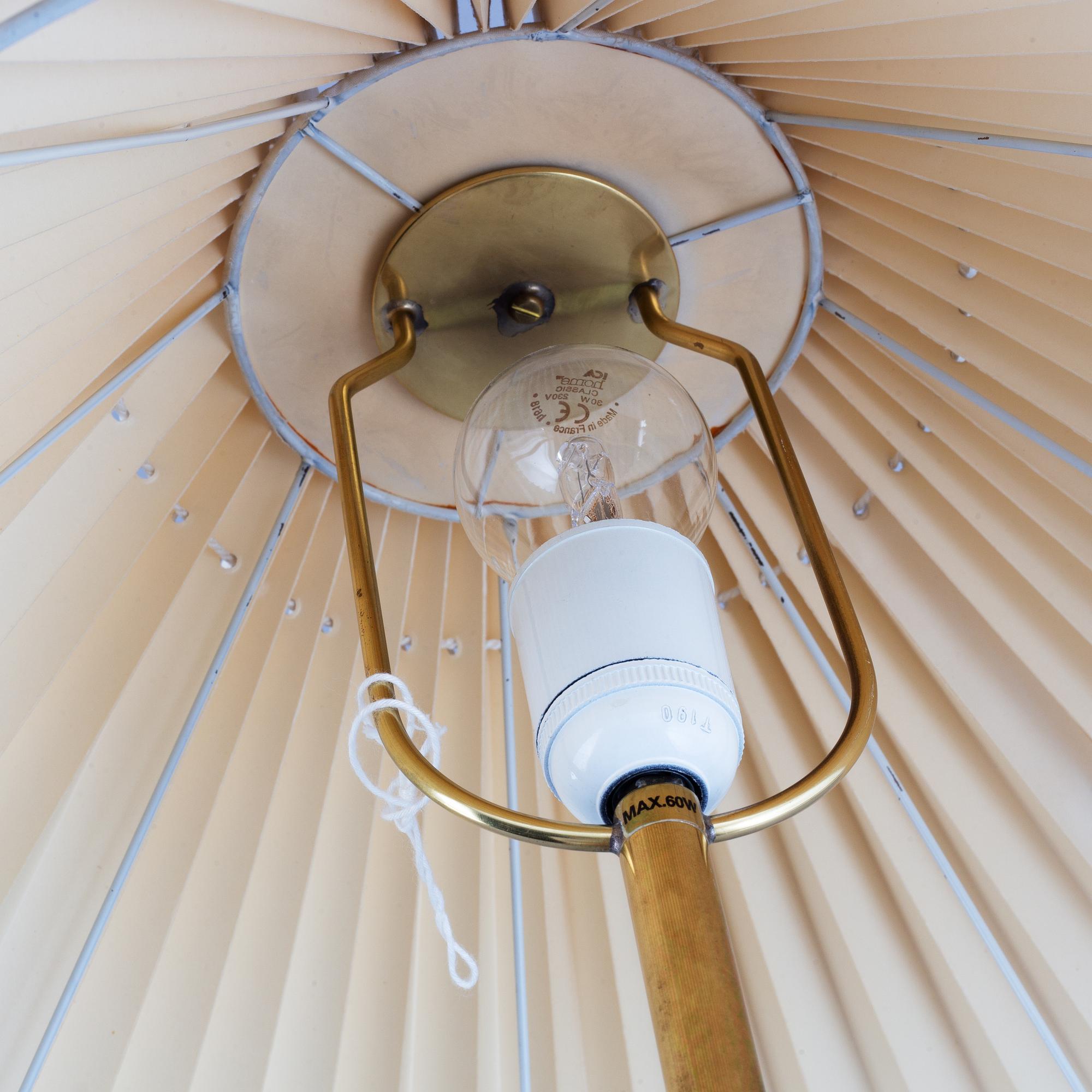 Josef Frank, bordslampa modell 2467, Firma Svenskt Tenn.