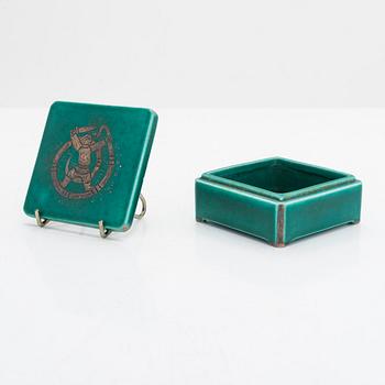 Wilhelm Kåge, skålfat samt ask med lock, "Argenta", Gustavsberg.