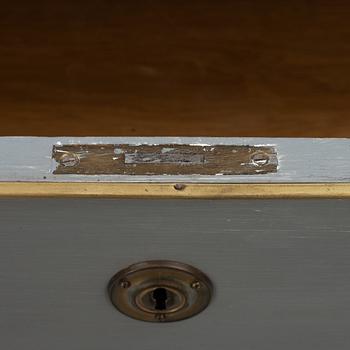 Chest of drawers, Gustavian style, 20th century.