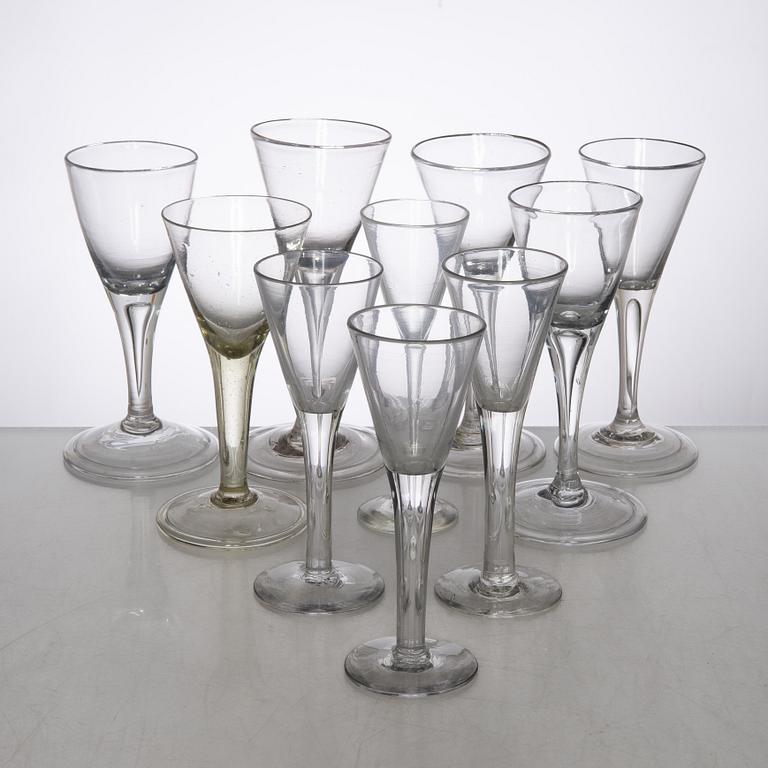 Spetsglas, 6 st, 1700-tal och spetsglas, 4 st, omkring år 1900.