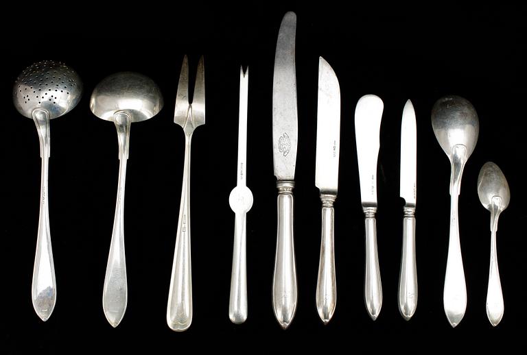BESTICKSERVIS silver, 175 delar, bla Guldsmeds aktiebolaget, Stockholm, 1900-tal. Totalvikt ca 6700 gr.