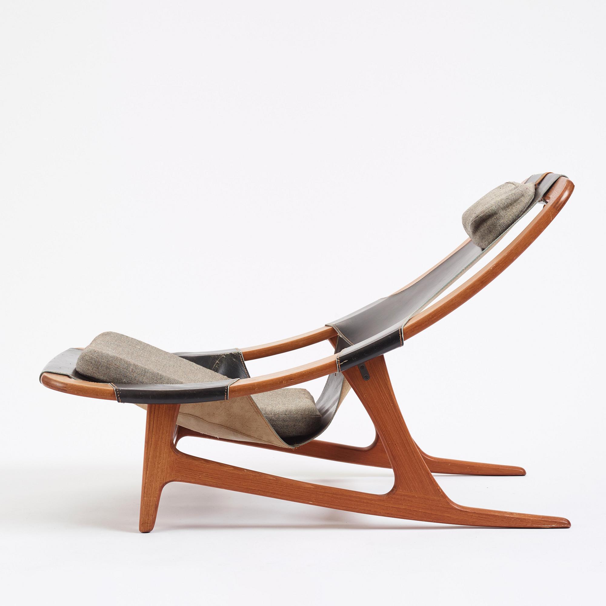 Arne Tideman Ruud, a teak and black leather lounge chair 'Holmenkollen'/'3030', A/S Inventar, Gjövik, Norway 1960s.