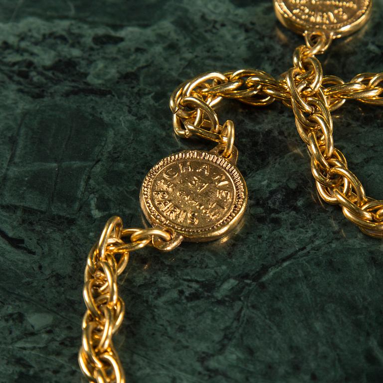 HASLBAND, Chanel.