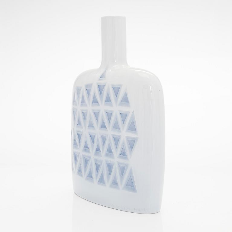 Inkeri Leivo, pullo, posliinia, signeerattu Inkeri Leivo, Arabia.