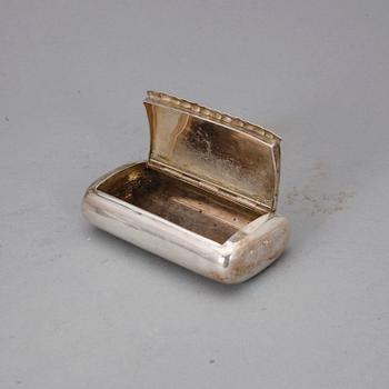 PARTI DOSOR, 7 st, silver och glas. Bl a Adolf Lillja, Stockholm 1855. Tot silvervikt ca 158 g.