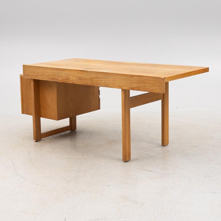 Olavi Hänninen, a 'Paletti' desk, HMN Huonekalu Mikko Nupponen, Lahti, Finland, 1960's.