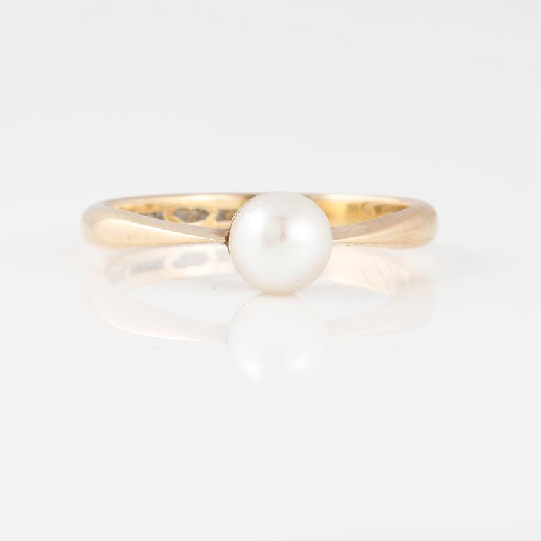 RING, med odlad pärla.