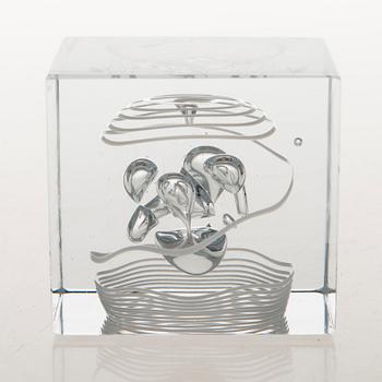 OIVA TOIKKA, A glass year cube signed Oiva Toikka Nuutajärvi 1987 and numbered 50/2000.