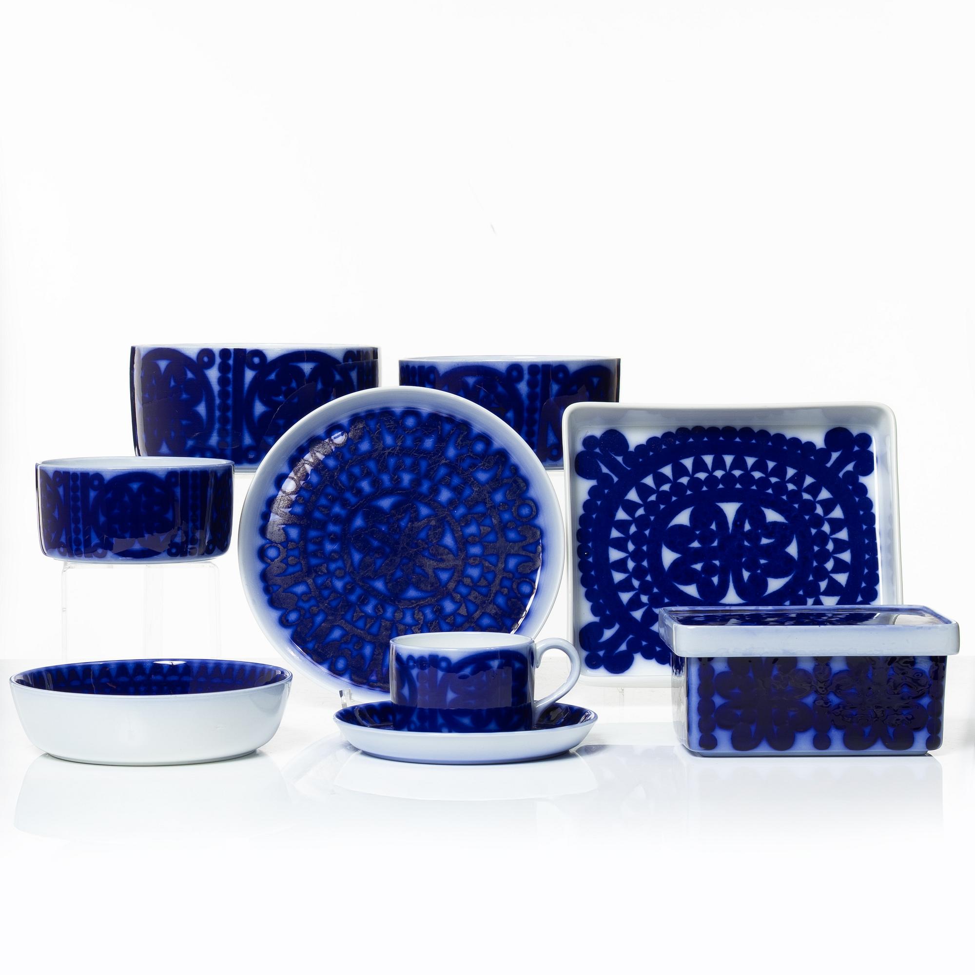 Stig Lindberg, a 39-piece 'Blå husar' creamware dinner service, Gustavsberg.