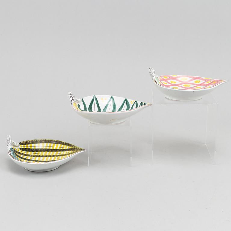 Stig Lindberg, three earthenware dishes, Gustavsberg studio.