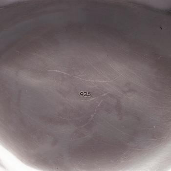 SKÅL OCH STRÖSKED, bl a sterling silver, 1900-talets första hälft. Tot. vikt 352,5 g.