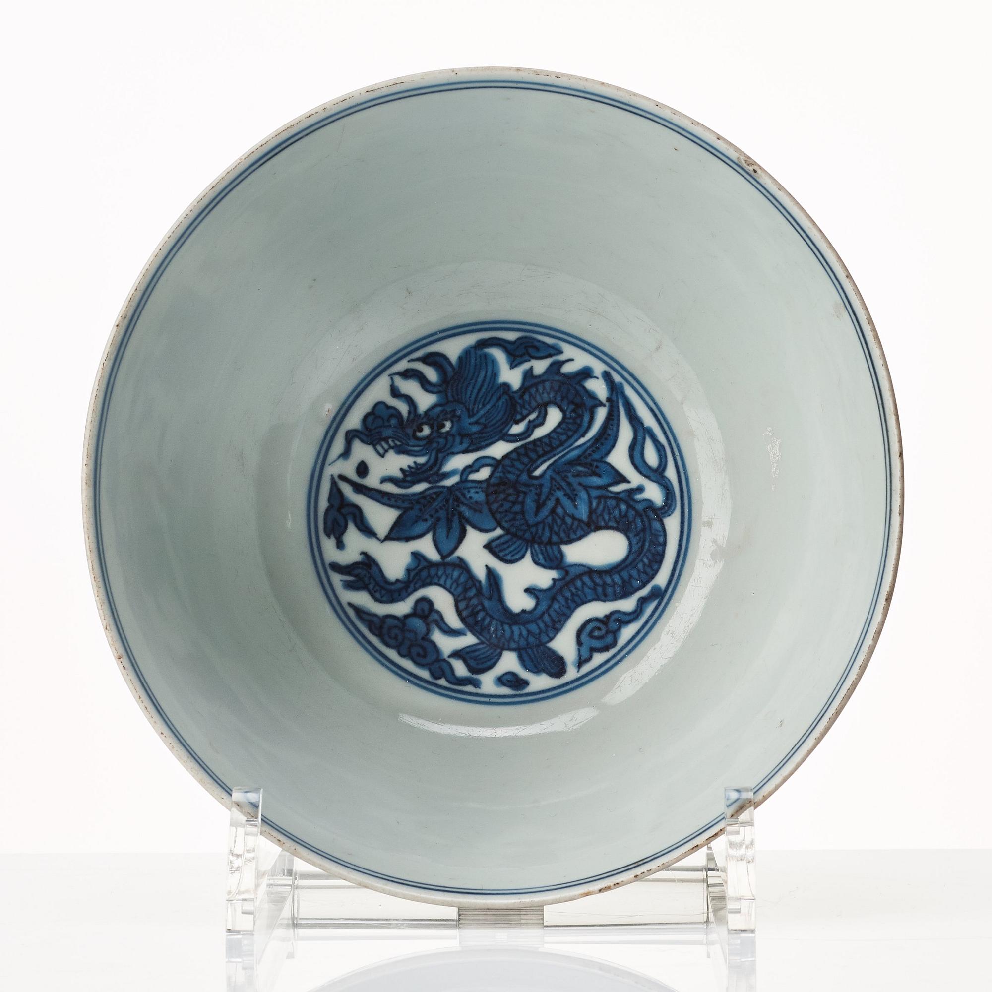 A blue and white dragon bowl, Ming dynasty (1368-1644).