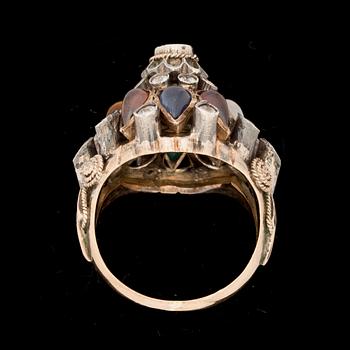 RING, 14k guld med fasettslipade samt cabochonslipade stenar.  Vikt ca 8 g.