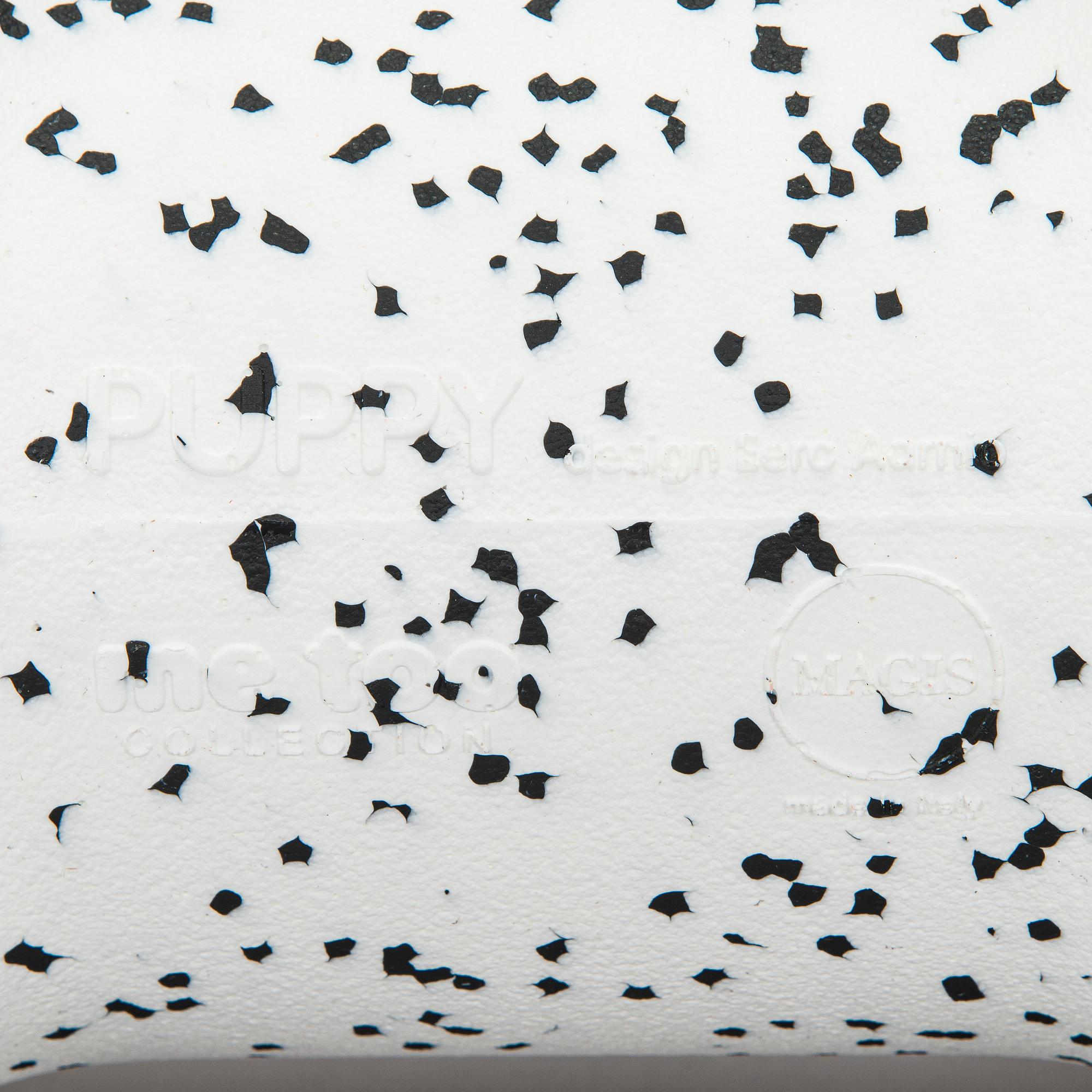 Eero Aarnio, "Puppy Dalmatian", Me Too Collection, Magis, Italia, 2005.