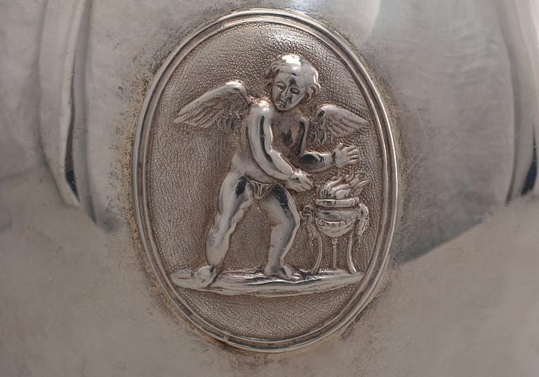 A TEA SERVICE, 4 parts, sterling silver, London 1874 England. Weight 2360 g.