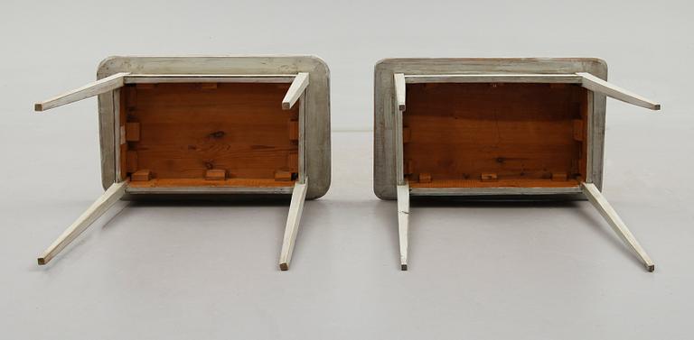 BORD, 2 st snarlika, 1800-talets andra hälft.