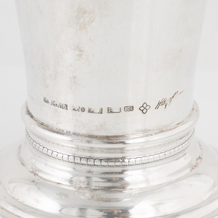 Vas samt ljusstakar, ett par, silver, Meya Lerible, Mema, fyrklövern, 1990/2000-tal.