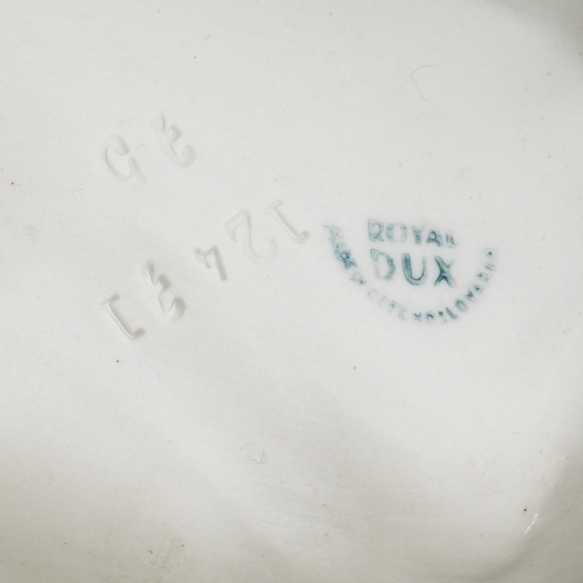 Figurin, porslin, Royal Dux, Tjeckoslovakien.