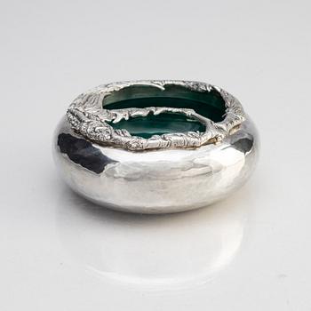 Skål i sterlingsilver och emalj, design Barbro Littmarck, W.A. Bolin, Stockholm 1977.