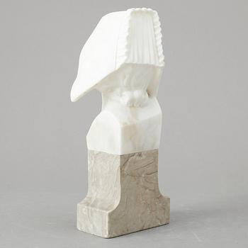 BYST, alabaster, 1900-talets första hälft.