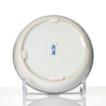 Bricka, samt två vinkoppar, porslin. 'Nei Fu', Qingdynastin för thailändsk marknad.