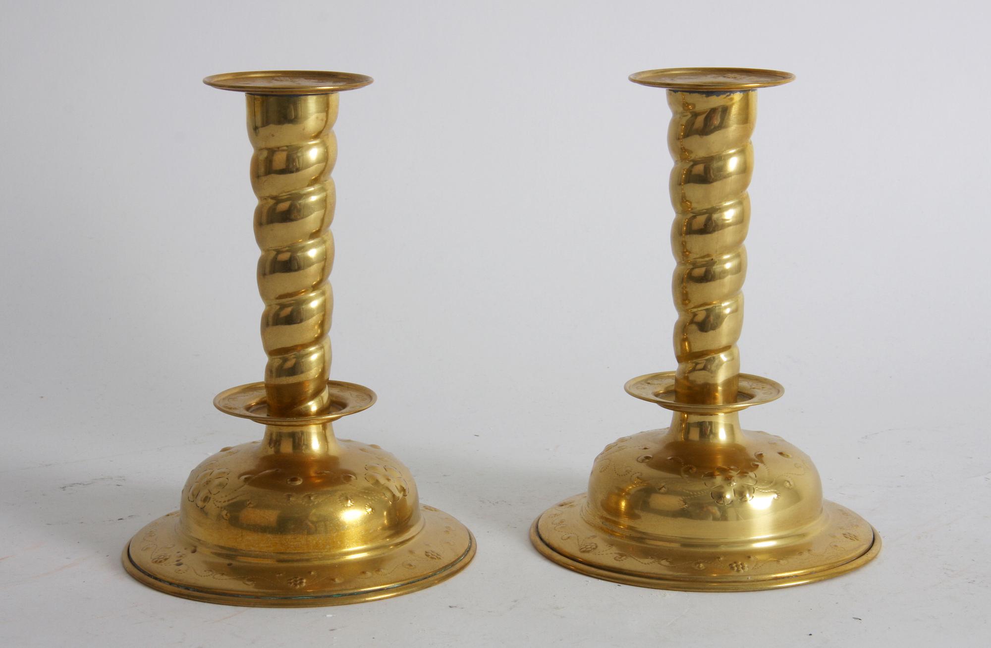 LJUSSTAKAR, ett par, barockstil, mässing.