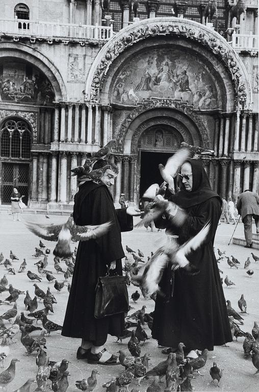 Gisèle Freund, fotografi motiv från Venedig signerad och stämplad a tergo.