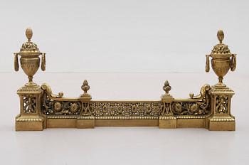 BRASSTÄLL, 3 delar, gustaviansk stil, 1800-/1900-tal.