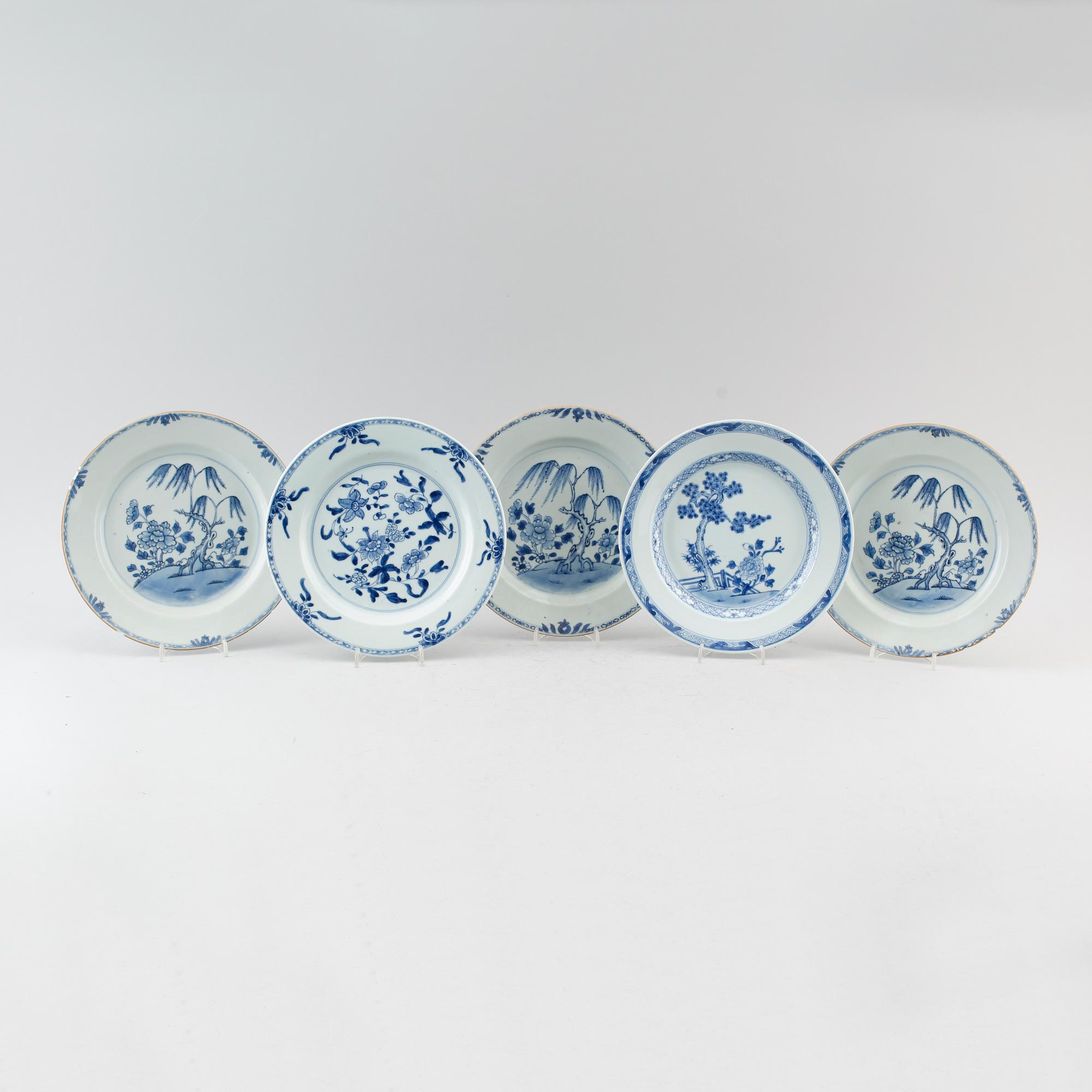 TALLRIKAR, 5 st (3+1+1), porslin, Kina, 1700-tal.